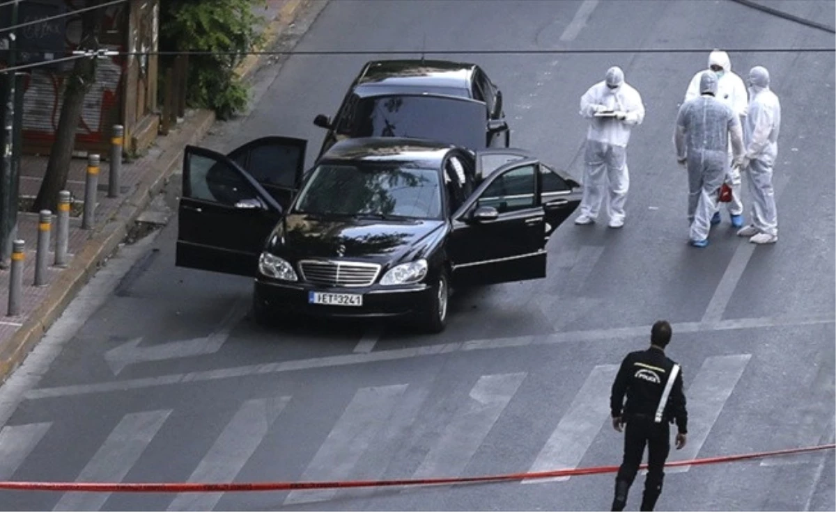 Yunanistan\'da Eski Başbakanlardan Papadimos\'a Bombalı Saldırı