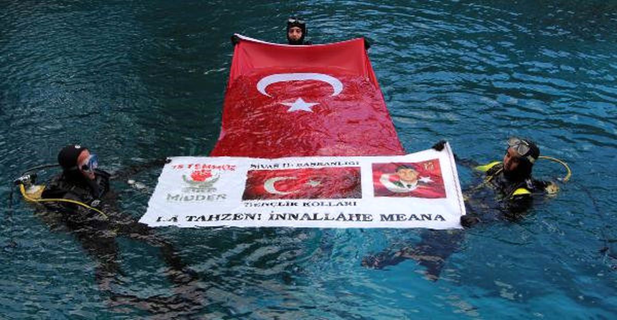 15 Temmuz Şehitleri İçin Gökpınar Gölü\'ne Daldılar