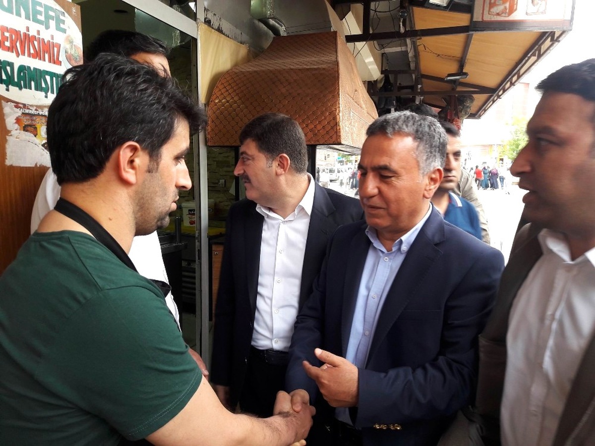 AK Parti Teşkilatından Sur Esnafına Ziyaret