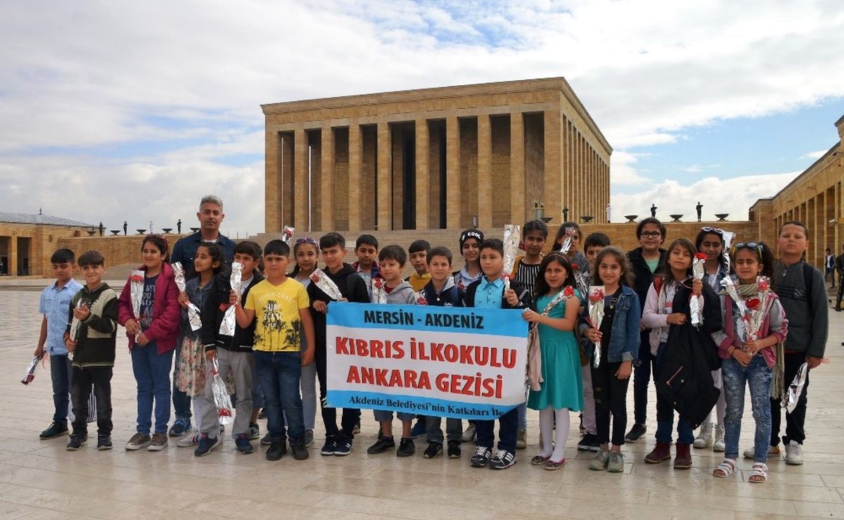 Akdeniz Belediyesi, Öğrencileri Anıtkabir\'e Götürdü