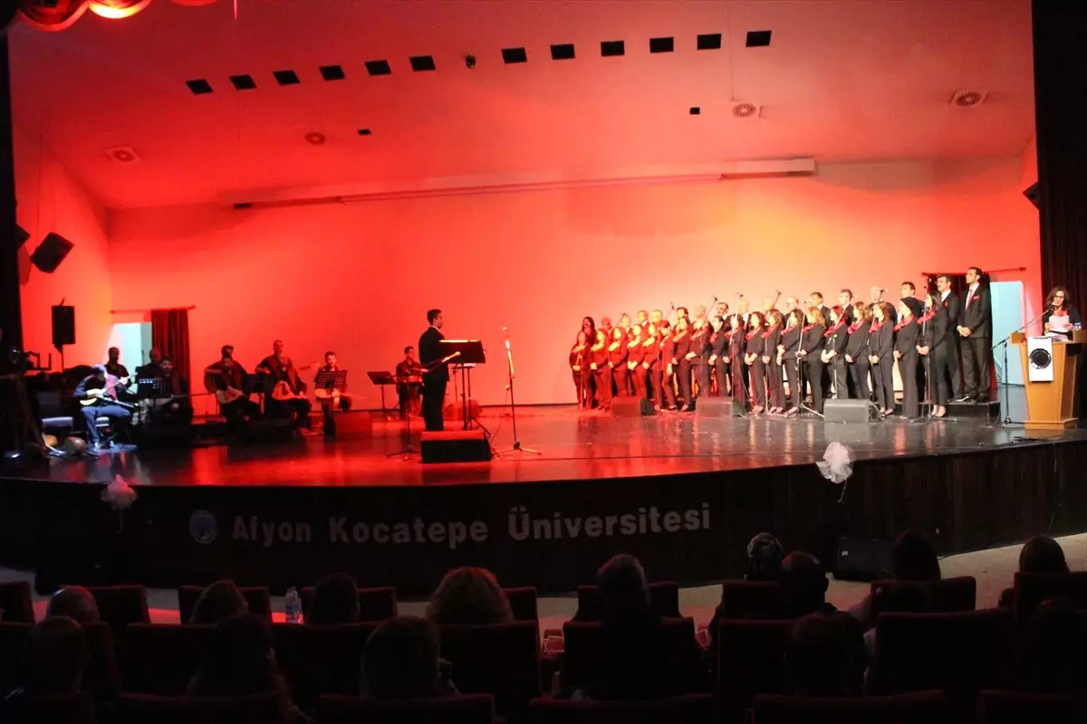 Aşık Veysel Afyonkarahisar\'da Düzenlenen Konserle Anıldı