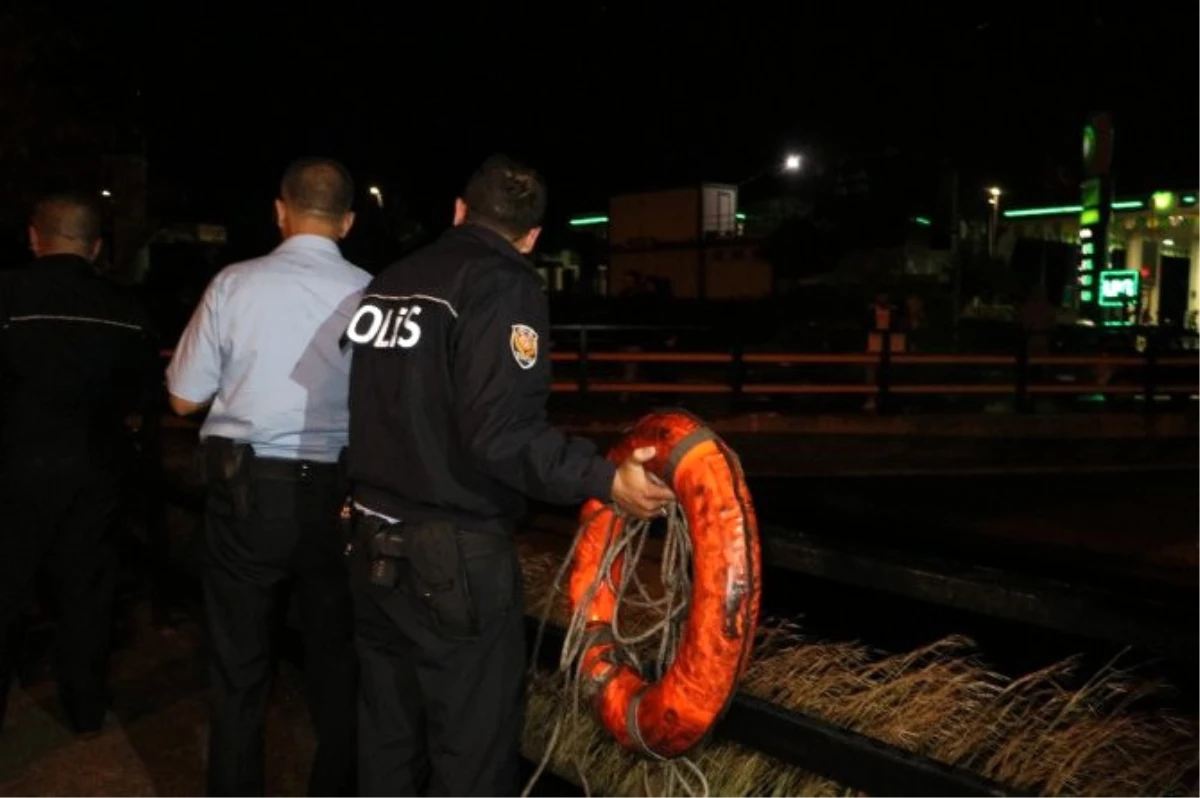 Ayrılmak İsteyen Kız Arkadaşının Aracını Sulama Kanalına Attı