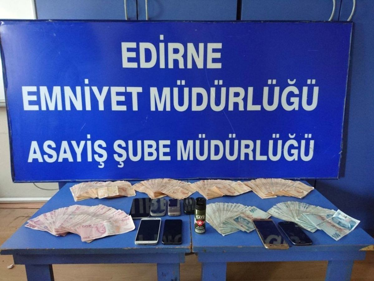 Bankadan 56 Bin Lirasını Çekip Dolandırıcılara Teslim Etti