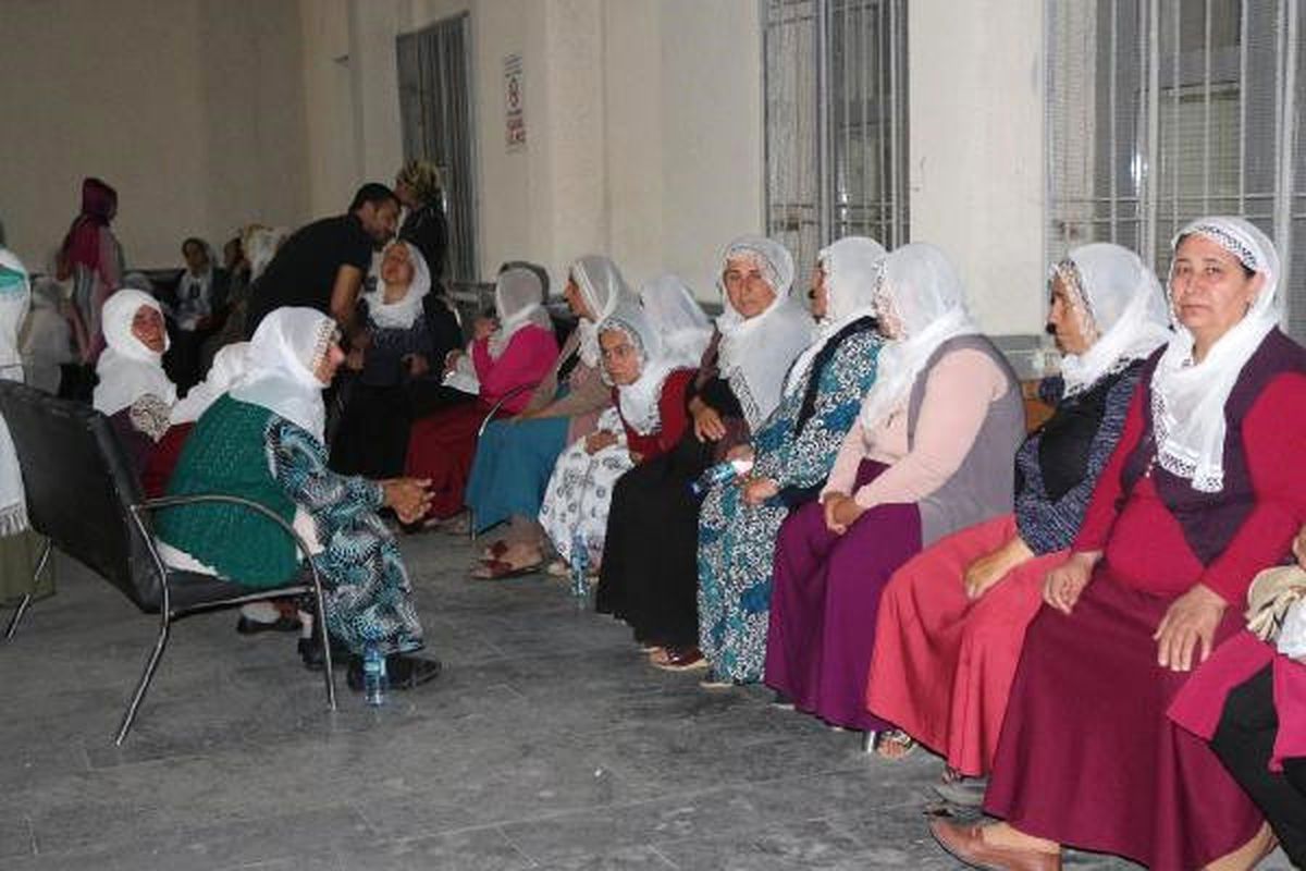 Batman\'da Karakola Malzeme Taşıyan Sivil Araca PKK Bombası: 1 Ölü, 1 Yaralı (2)