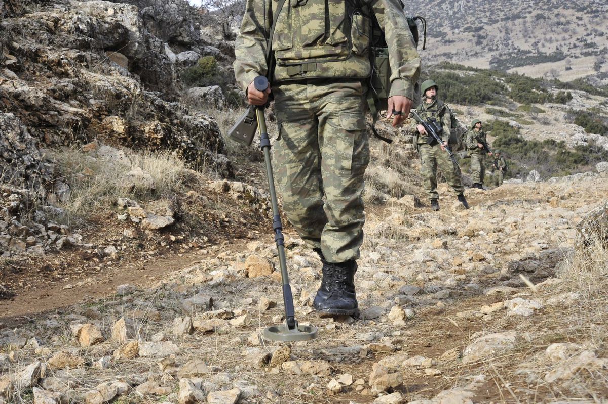 Bitlis\'te Mayın Patladı: 1 Asker Yaralı