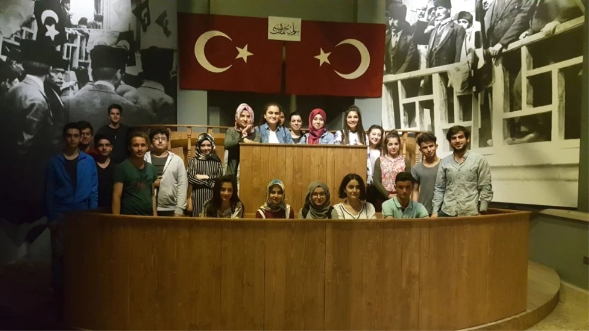 Büyükşehir Belediyesi İlçelerdeki Öğrencilere Kültür Gezileri Düzenliyor