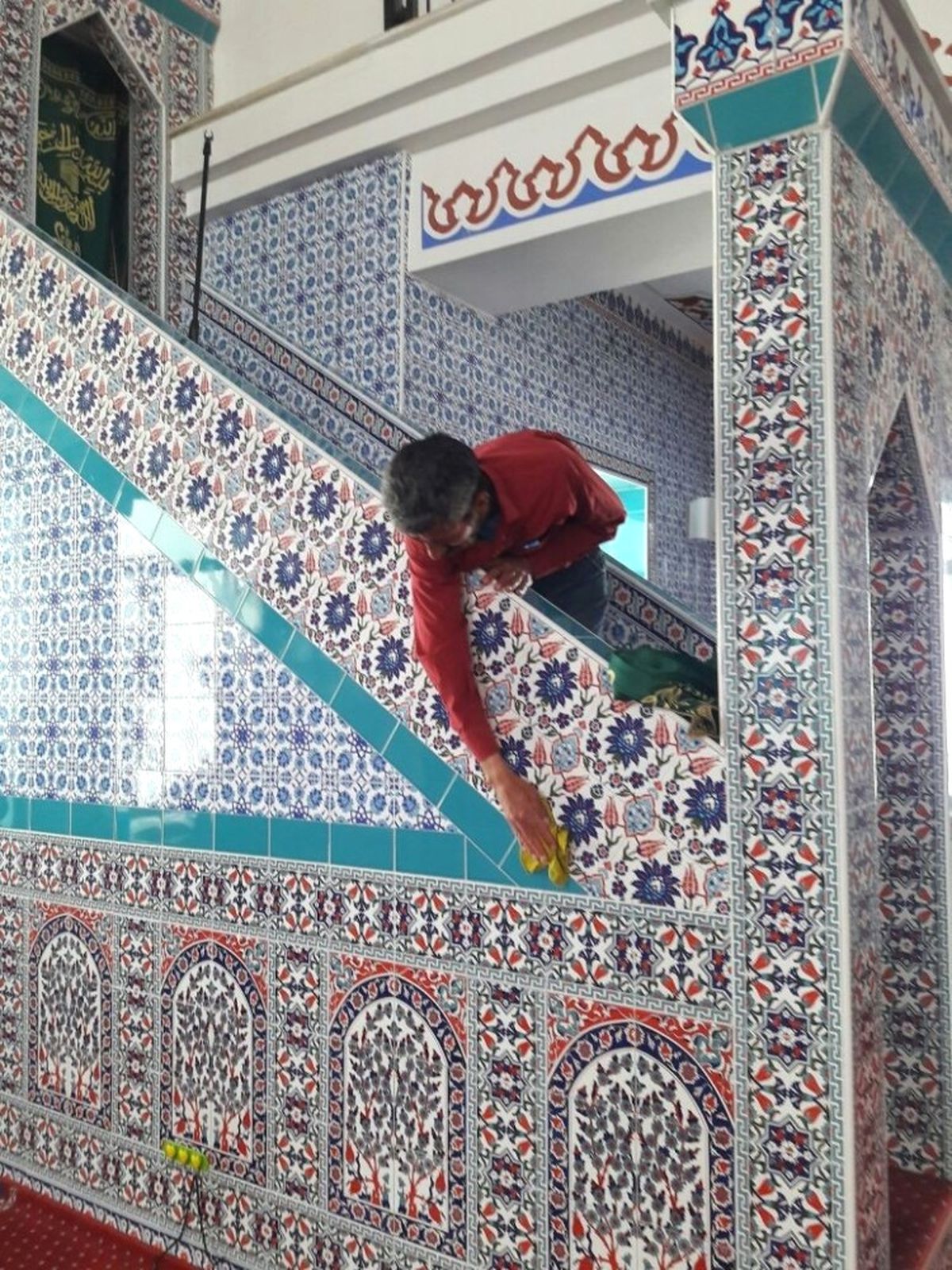 Çaldıran\'da Cami Temizliği