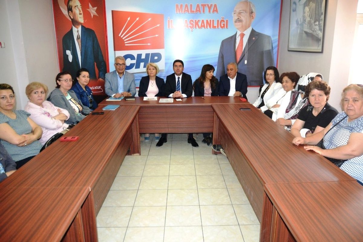CHP\'den \'Pembe Trambüs\' Eleştirisi