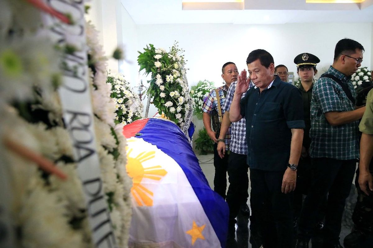 Duterte\'den Çatışmada Yaralananlara Ziyaret
