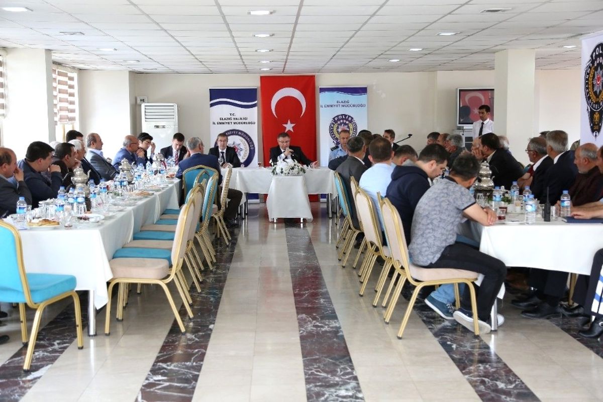 Emniyet Müdürü Cangül, Muhtarlarla Bir Araya Geldi
