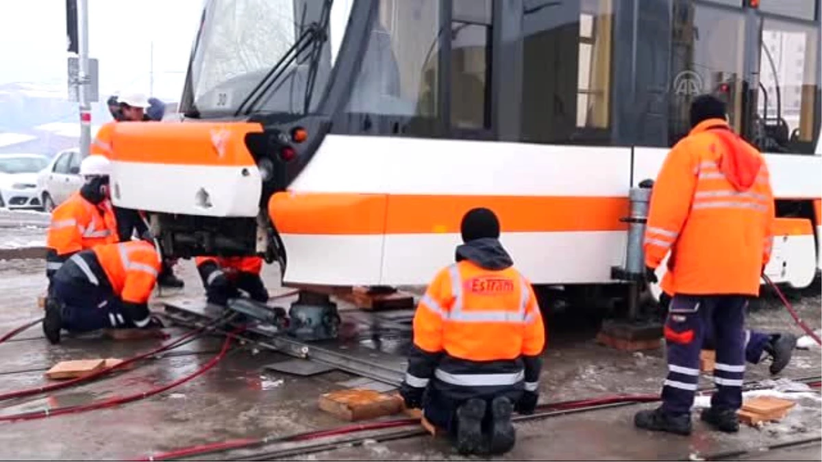 Eskişehir\'de Tramvay Kazası: 1 Yaralı