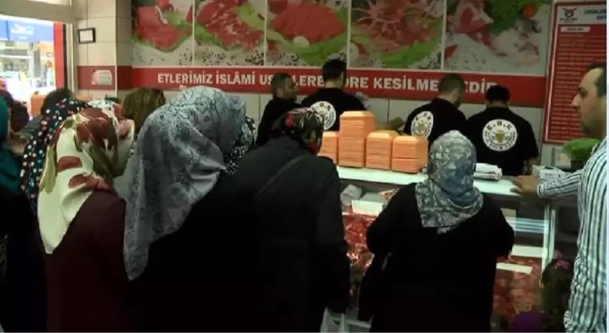 Et ve Balık Kurumu Mağazaları Önünde Ucuz Et Yoğunluğu