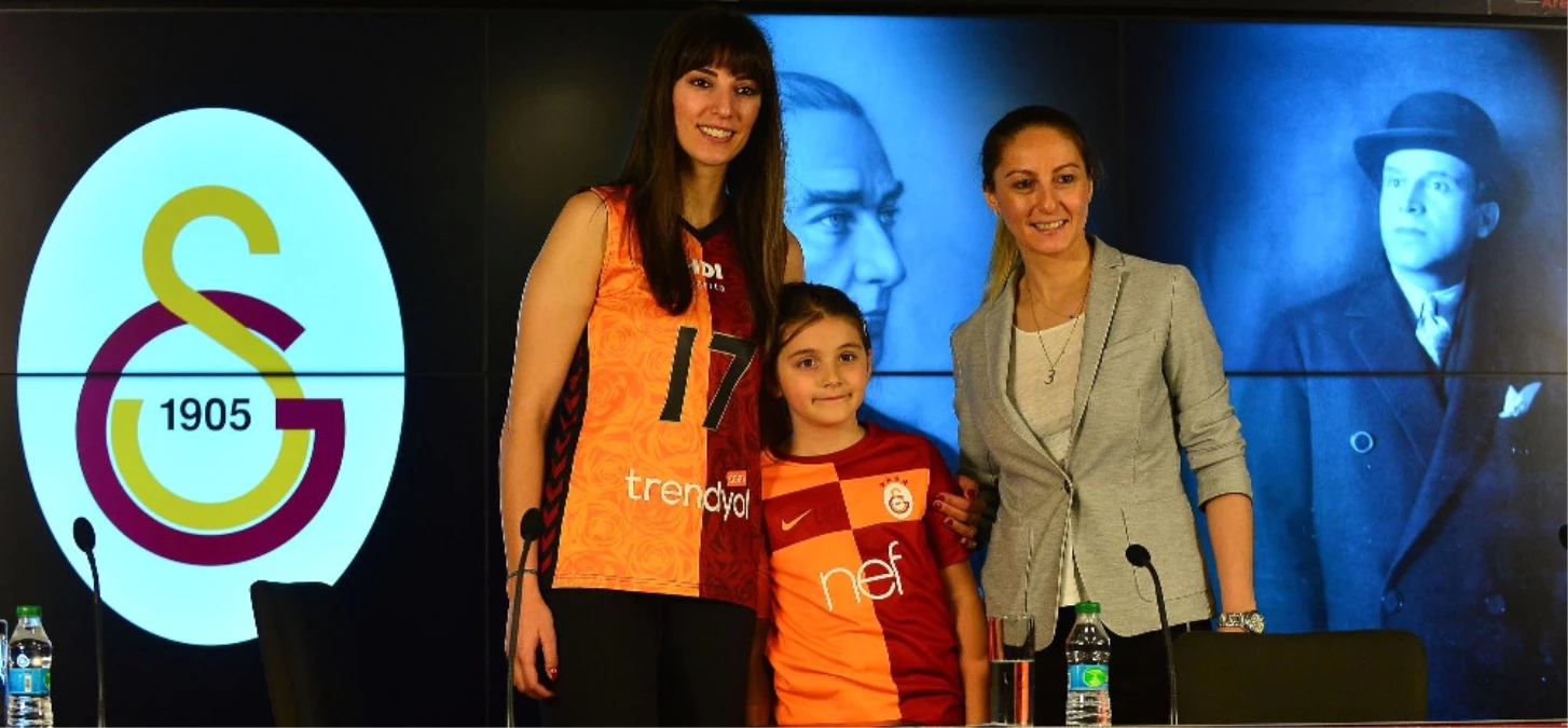 Galatasaray Ailesinde Olmaktan Dolayı Gurur Duyuyorum"