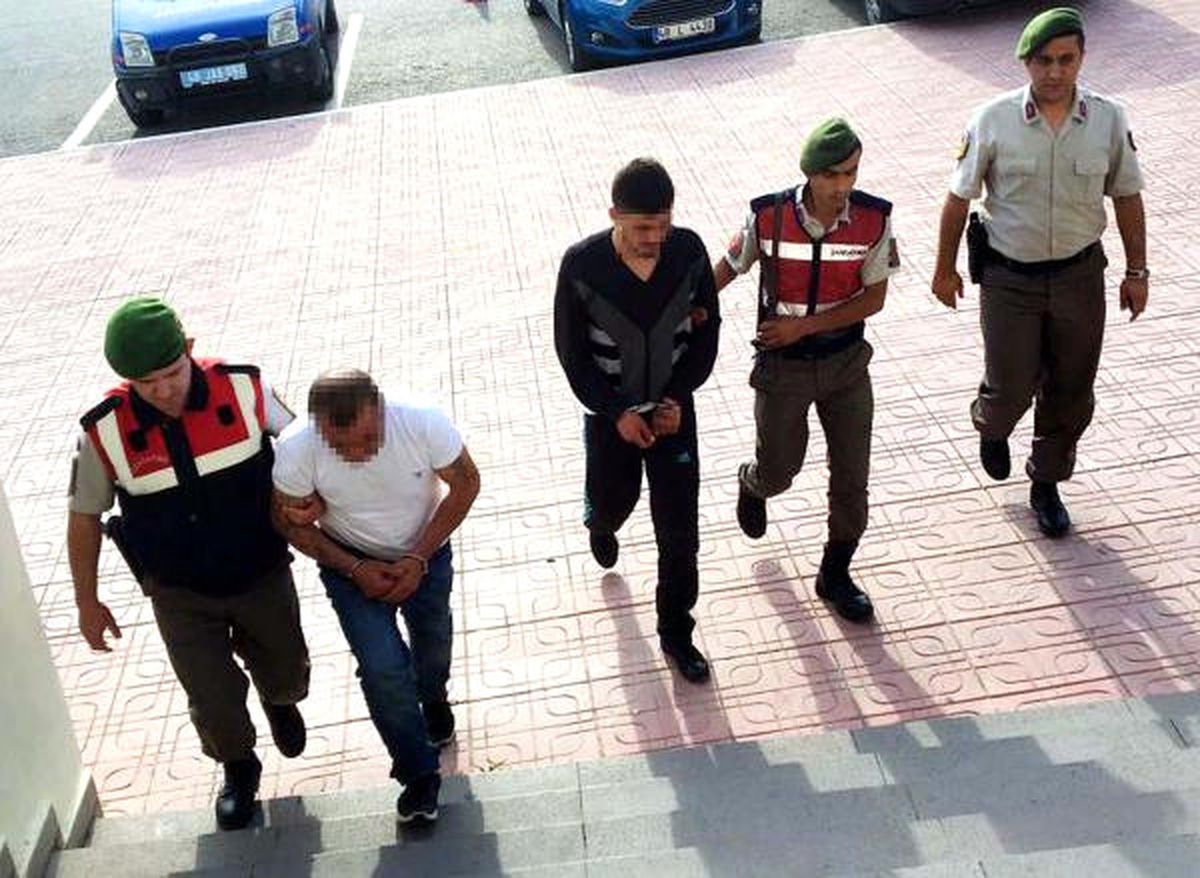 Göçmen Kaçakçılığına 2 Gözaltı