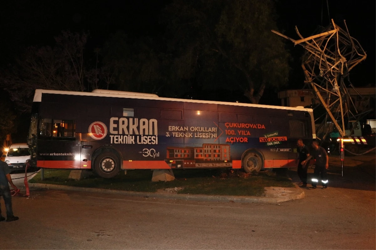 Halk Otobüsü Yüksek Gerilim Hattına Çarptı: Faciadan Dönüldü
