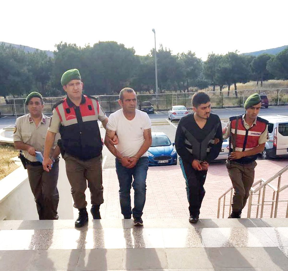 İnsan Kaçakçıları Suçüstü Yakalandı