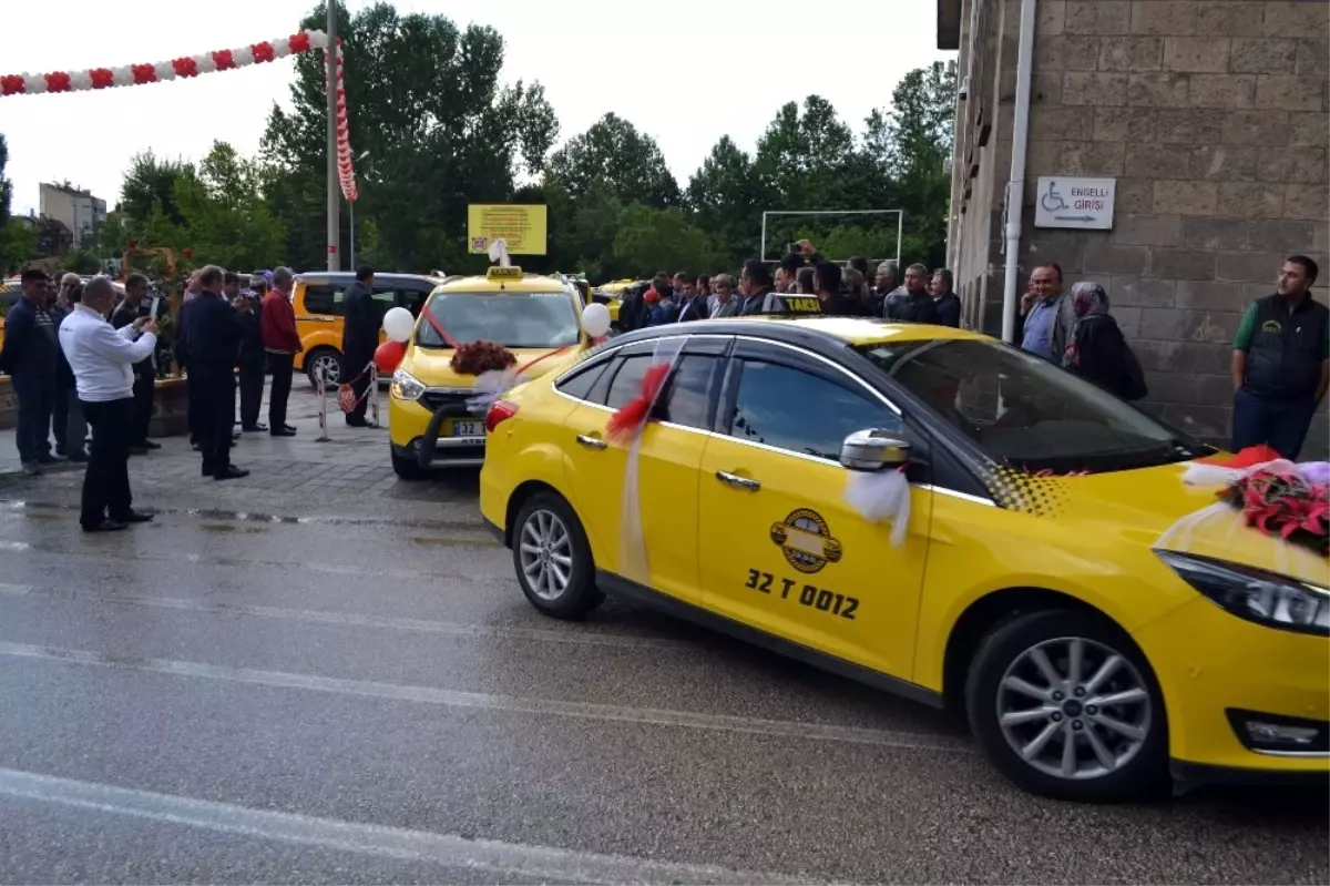 Isparta\'da Yenilenen Taksiler Şiddet Gören Kadına da Yardımcı Olacak