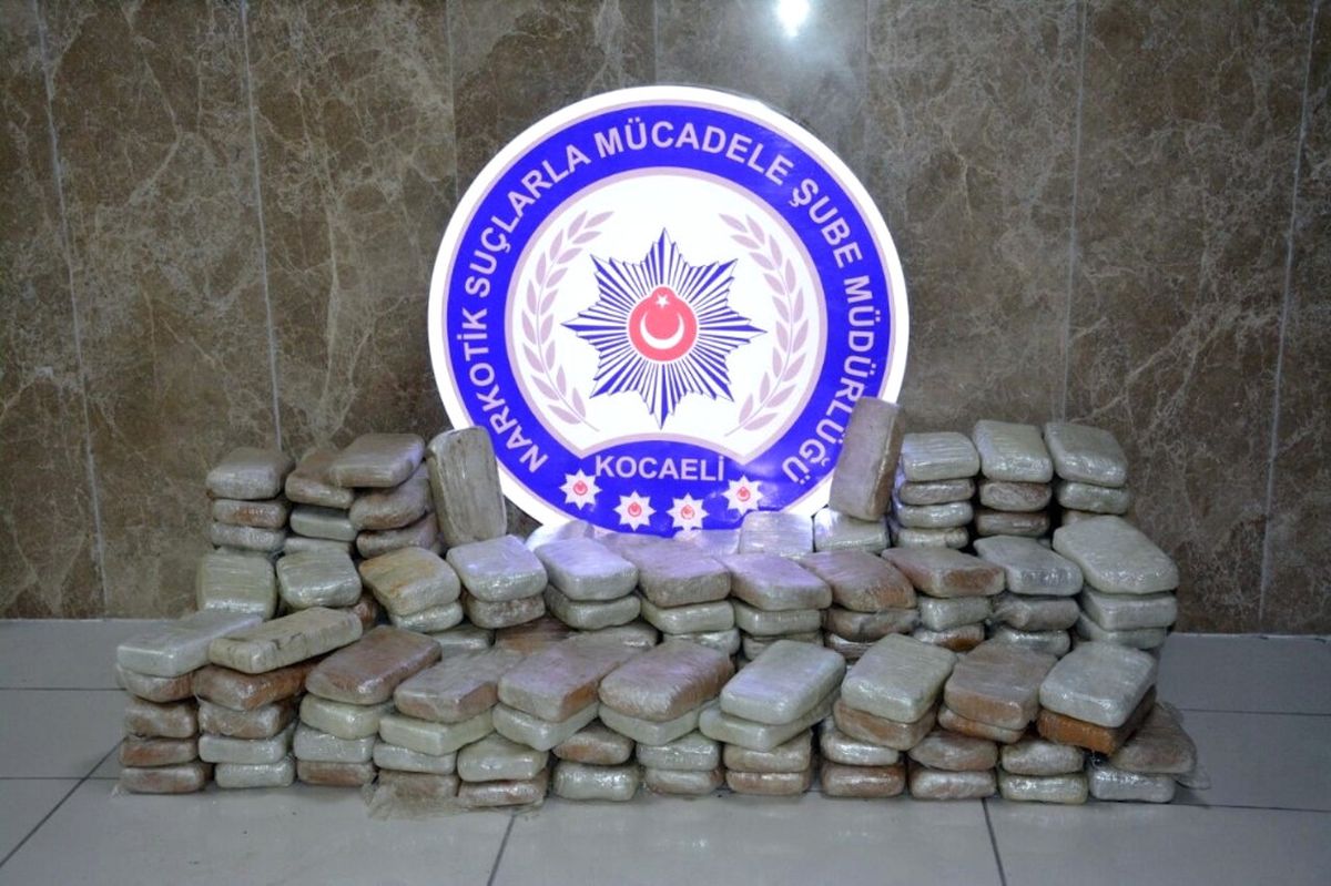 Kocaeli\'de Yolcu Otobüsünde 110 Kilogram Eroin Yakalandı