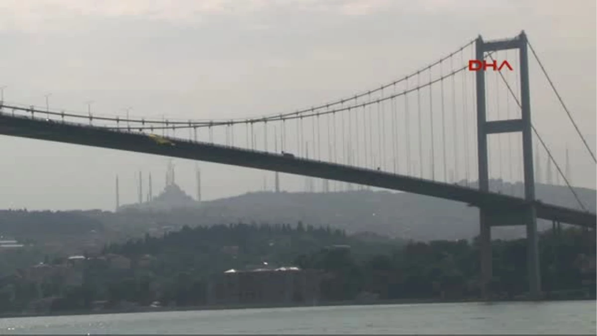 Köprülere Fenerbahçe Bayrağı Asıldı