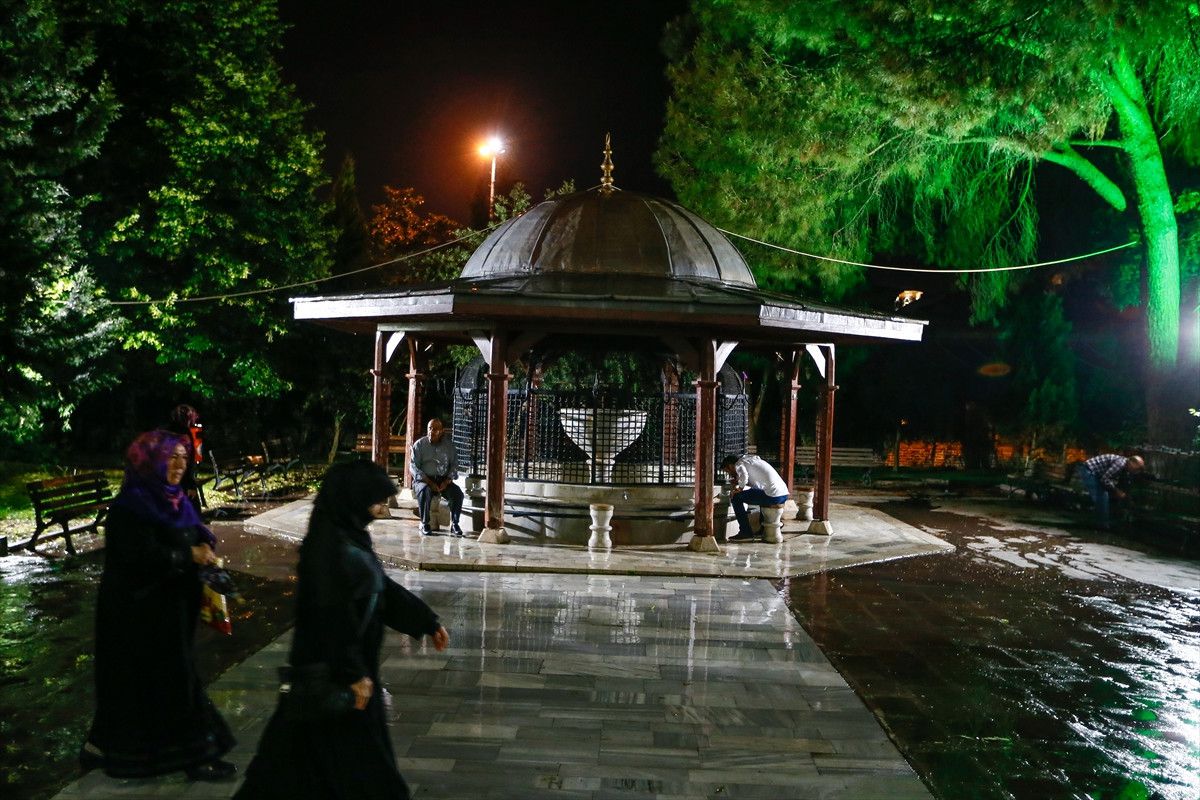 Manisa\'da İlk Teravih Kılındı