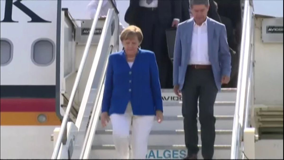 Merkel, G7 Için Italya\'da