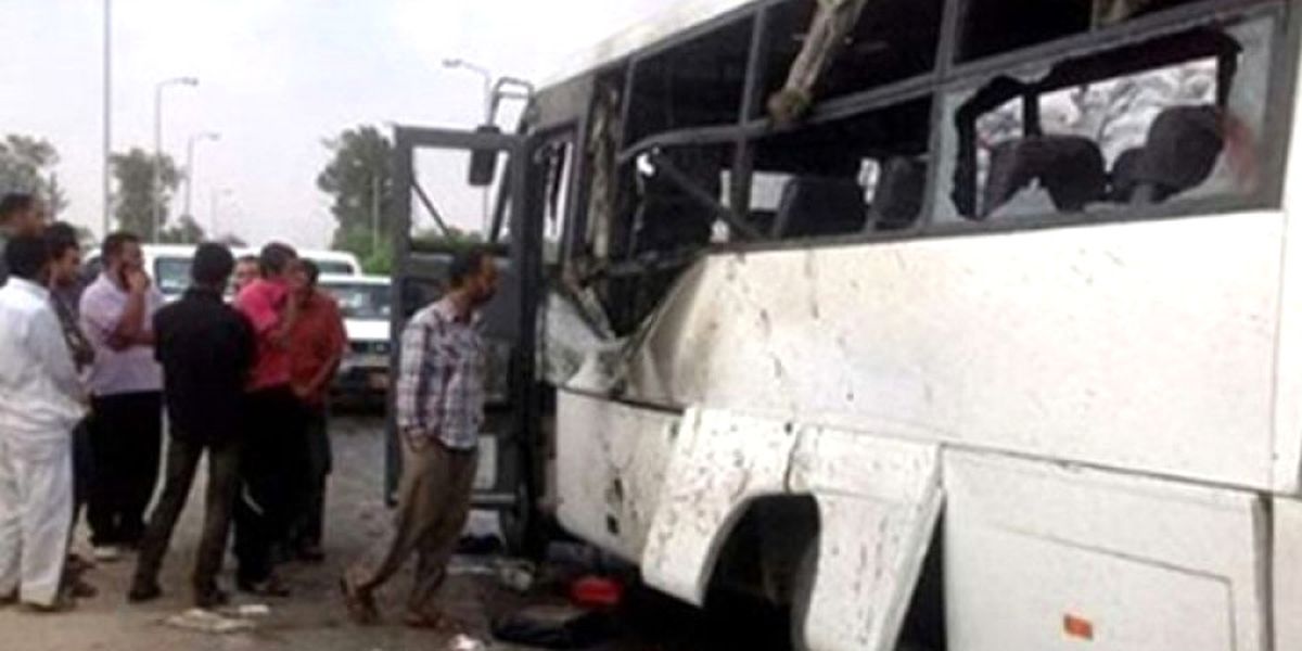 Mısır'da Askeri Üniforma Giymiş Saldırganlar, Hristiyanları Taşıyan Otobüsü Taradı: 26 Ölü, 25 Yaralı