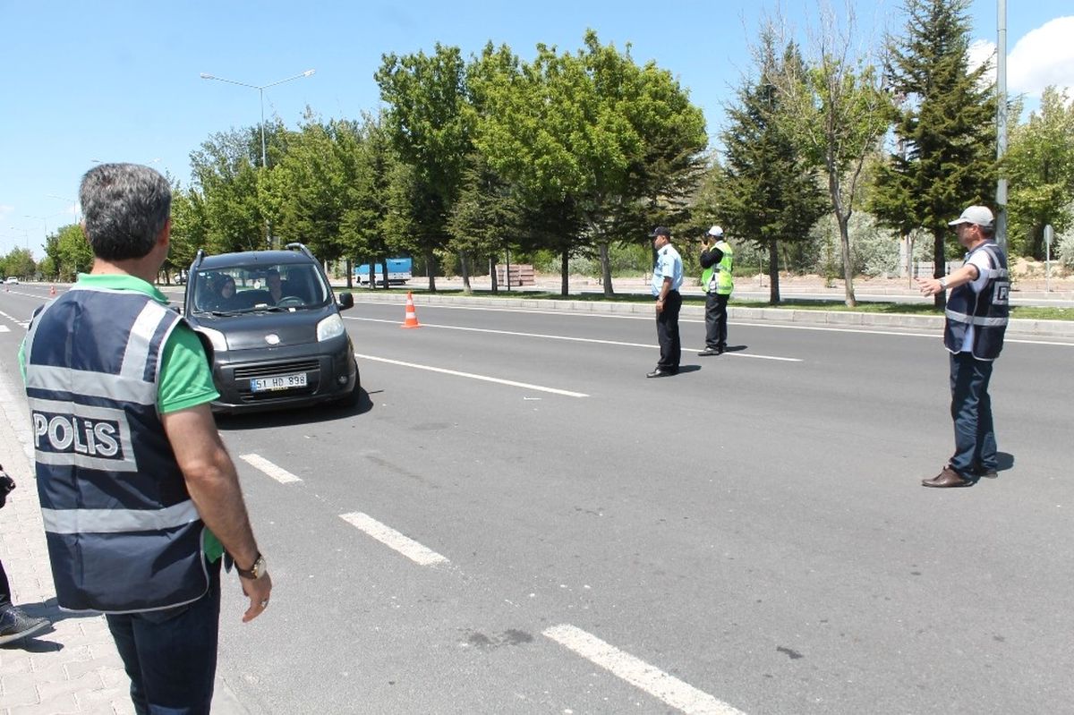 Niğde\'de \'Türkiye Güvenli Trafik Denetimi\' Uygulaması Yapıldı