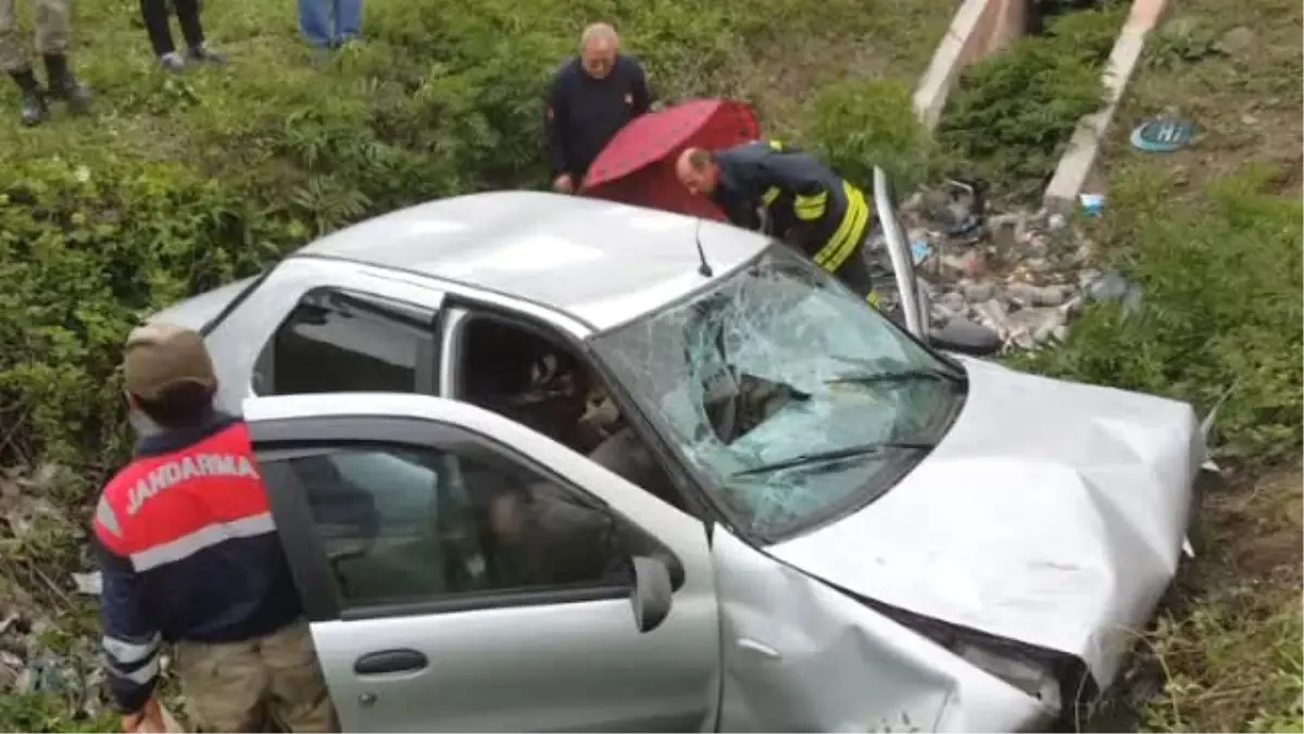 Otomobilin Kanala Uçtu: 1 Ölü, 3 Yaralı