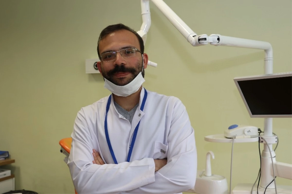 Periodontoloji Uzmanı Dr. Dt. Ali Burak Ayrancı, "Sahurdan Sonra Mutlaka Dişlerinizi Fırçalayın"