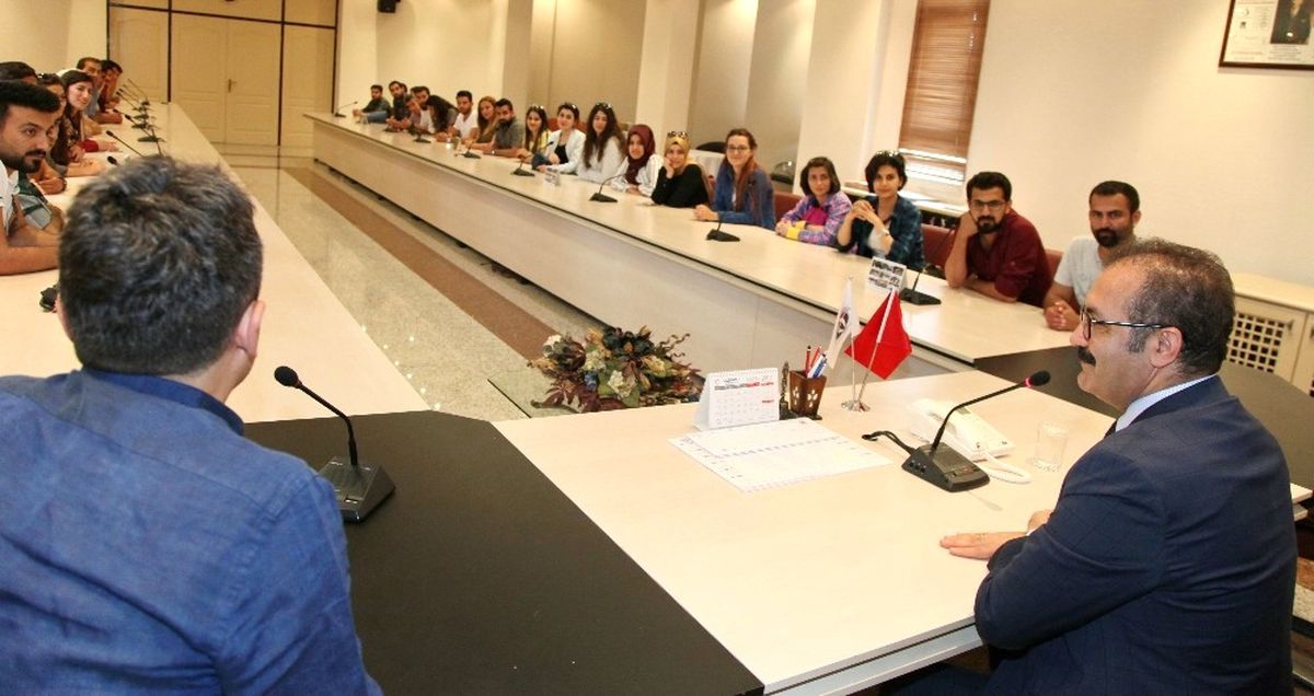 Rektör Gür\'den Öğrencilere Çalışma Tavsiyesi