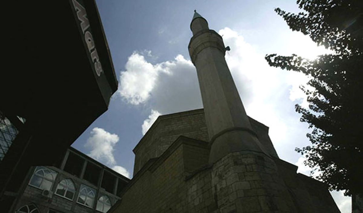 Sırp Makamları Mescit İnşaatını Yıktı