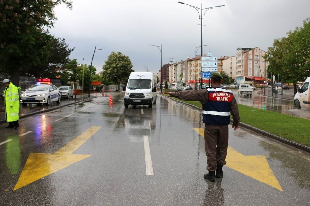 Sivas\'ta Polis ve Jandarmadan Ortak Trafik Uygulaması