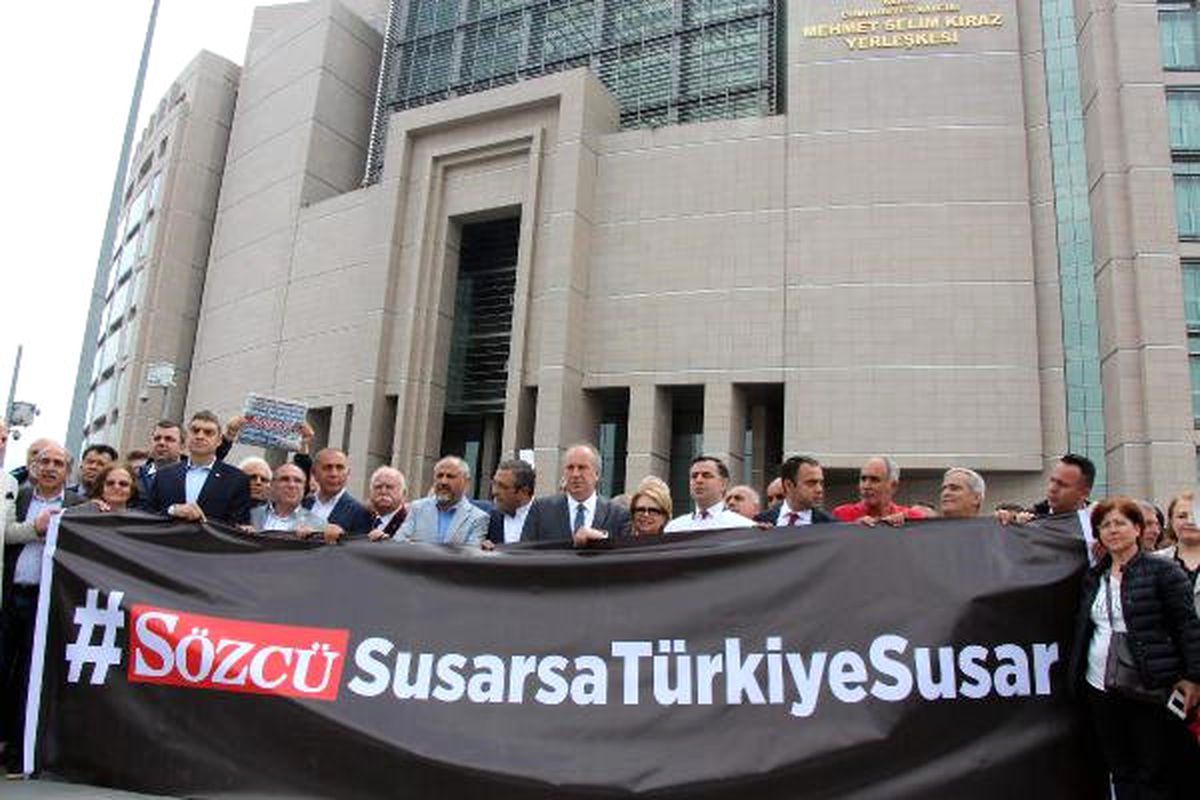 Sözcü Gazetesi Soruşturması Adliye Önünde Protesto Edildi (1)
