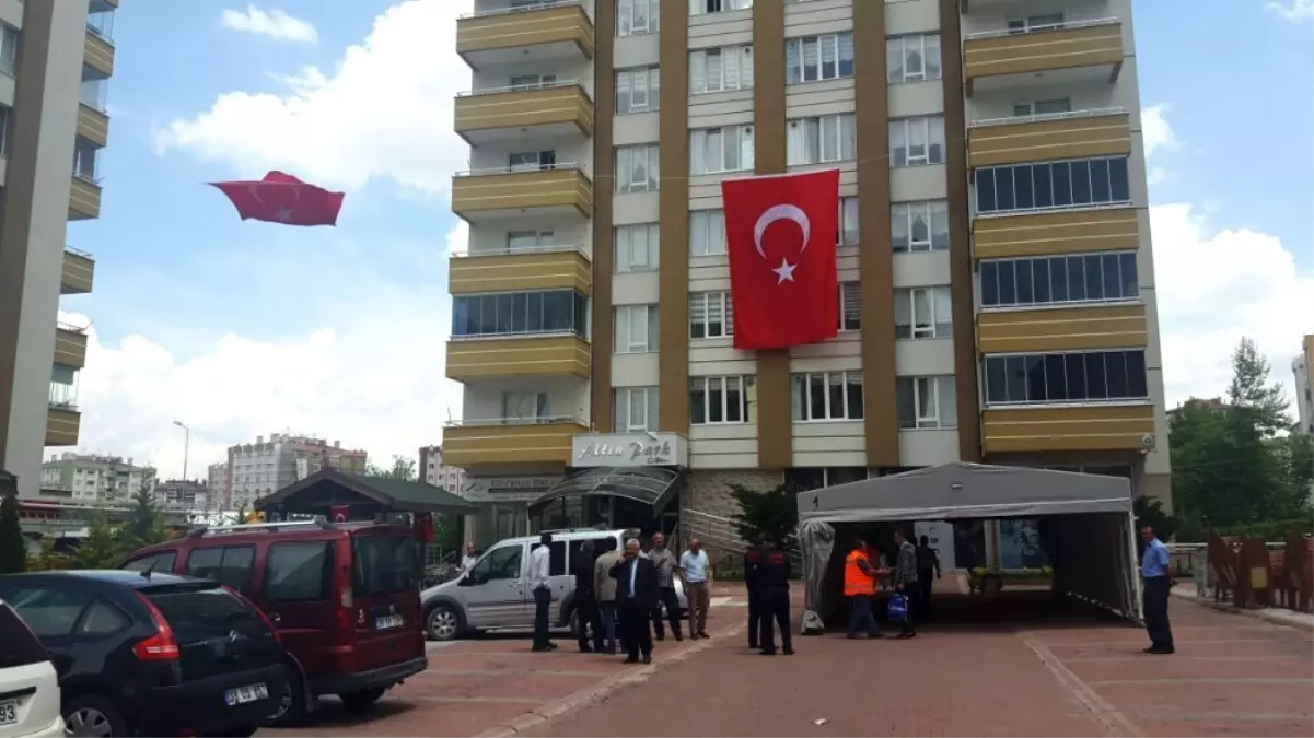 Tendürek Şehidinin Ailesi Acı Haberi Aldı