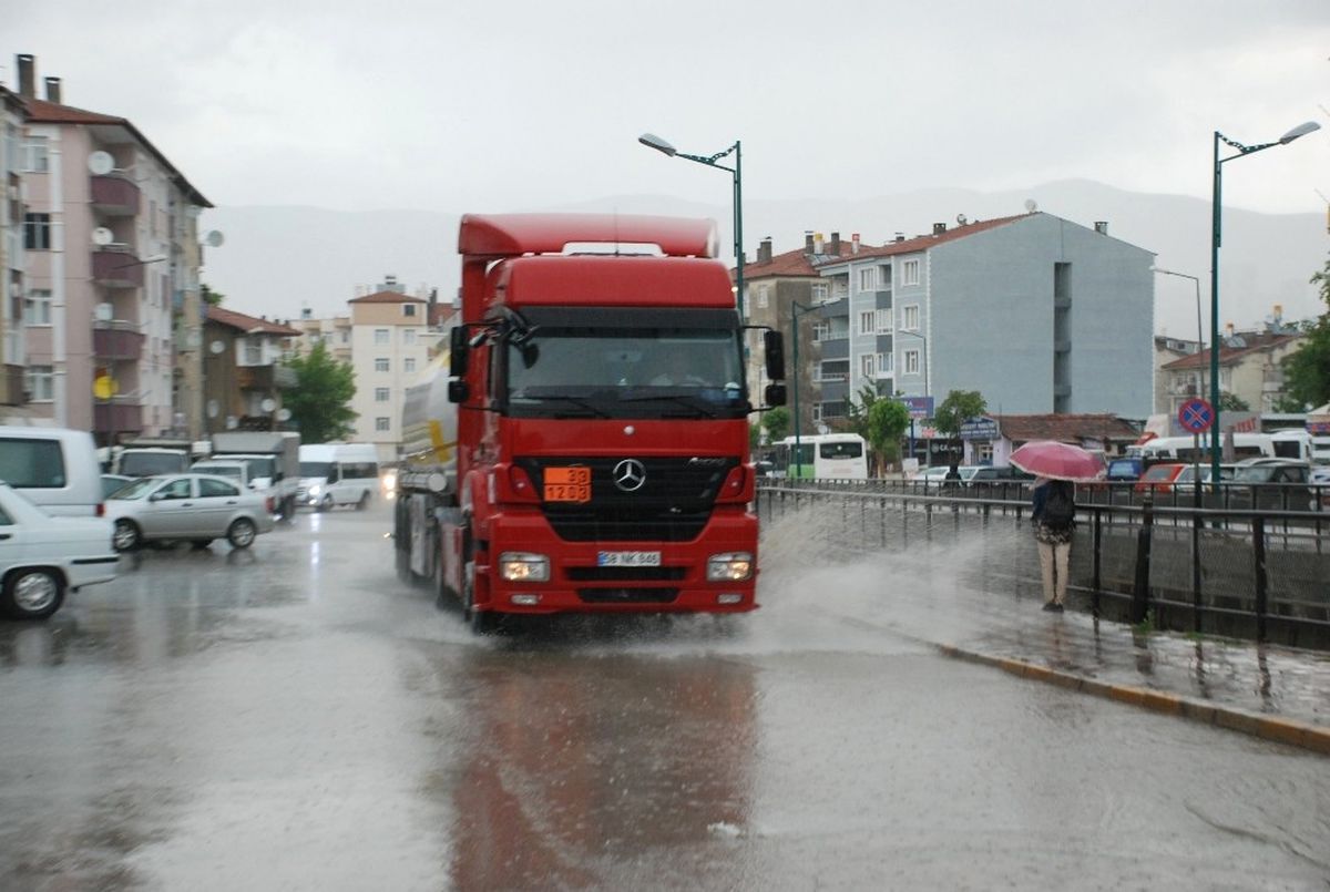Tokat\'ta Sağanak Yağış Etkili Oldu