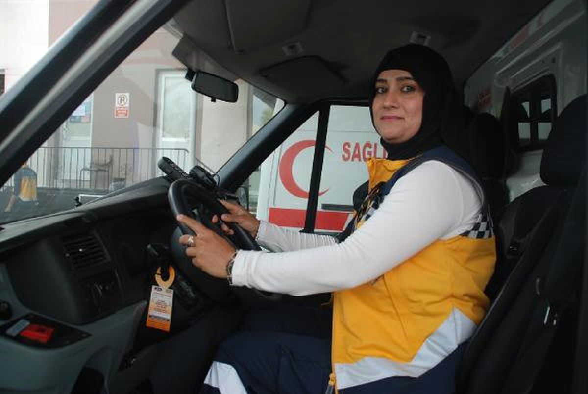 Türkiye\'nin En Hızlı Kadın Ambulans Şoförü