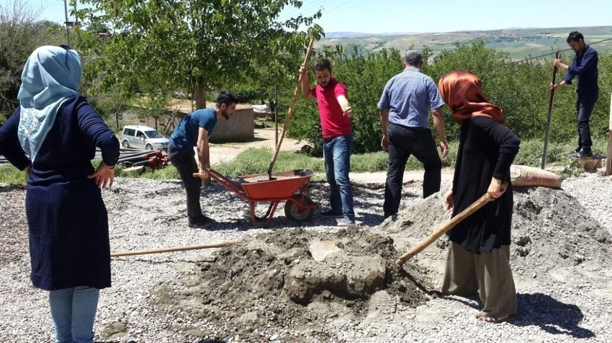 Üniversite Öğrencilerinden "Her Köye Ulaş Mutluluğu Paylaş" İsimli Proje