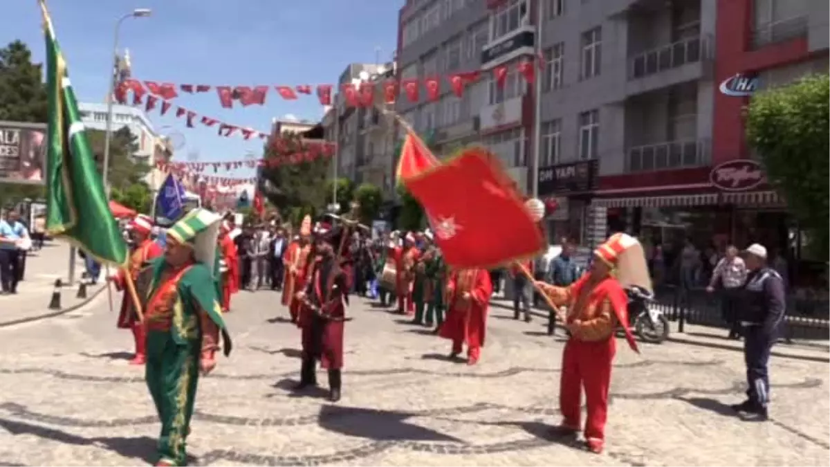 Uşak\'ta Atlı Okçuluk Yarışları Nefes Kesti