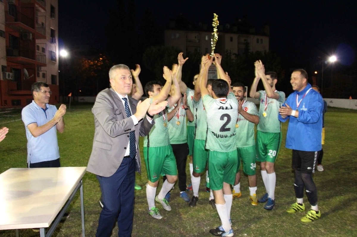 5. Sağlık Futbol Turnuvasında Kupa 112\'nin Oldu