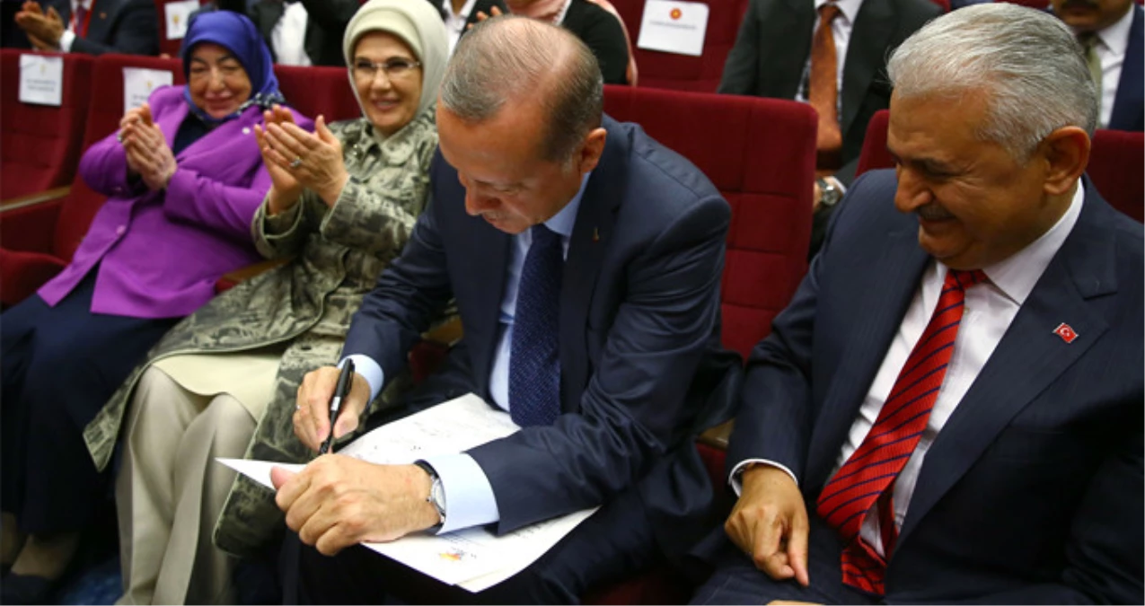 AK Parti\'de Kritik Toplantı Pazartesi: Erdoğan Başkanlığında MYK Belirlenecek