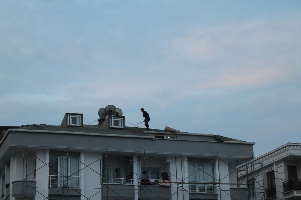Akli Dengesi Bozuk Şahıs Polisi Alarma Geçirdi