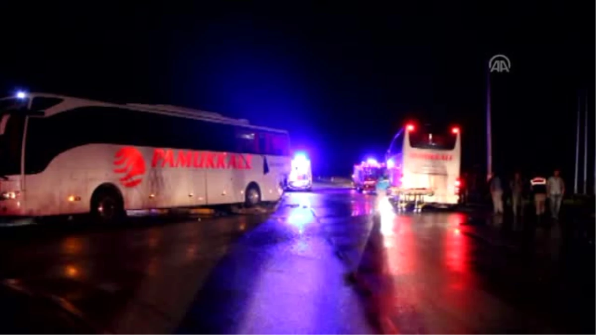 Aynı Firmaya Ait Iki Otobüs Kaza Yaptı: 40 Yaralı