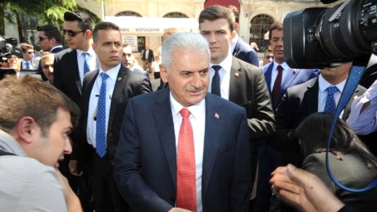 Başbakan Yıldırım İlk Teravih Namazını Hacı Bayram\'da Kıldı