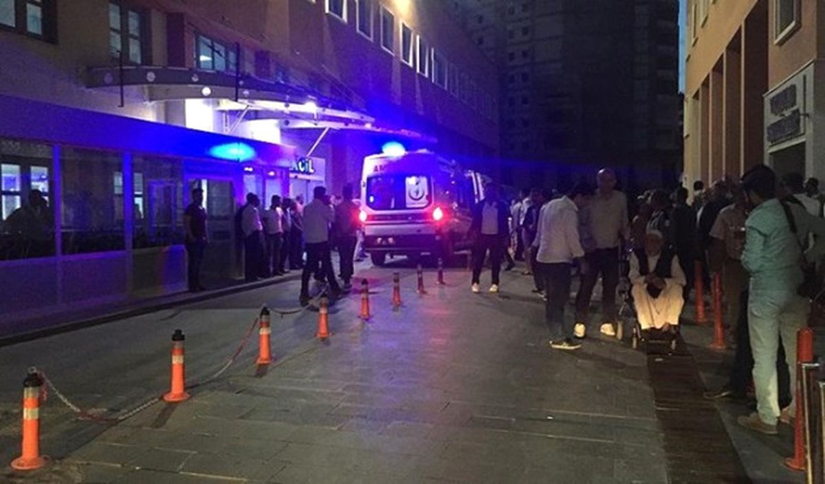 Batman\'da Sivil Araca Bombalı Saldırı
