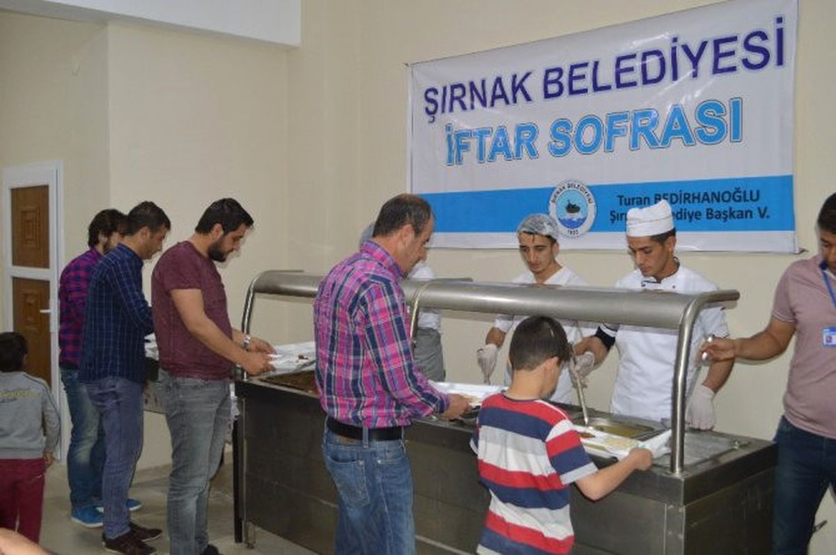 Belediyeden İki Bin Kişiye İftar Yemeği