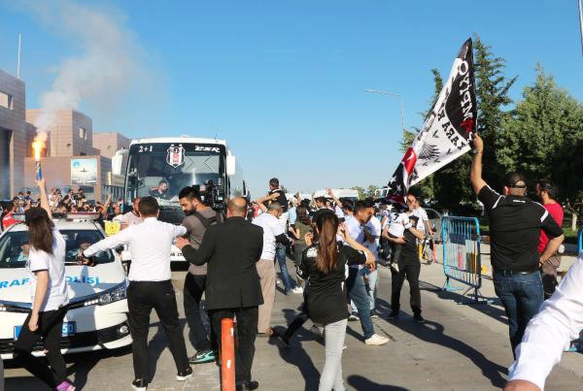 Beşiktaş Kafilesi Gaziantep\'te