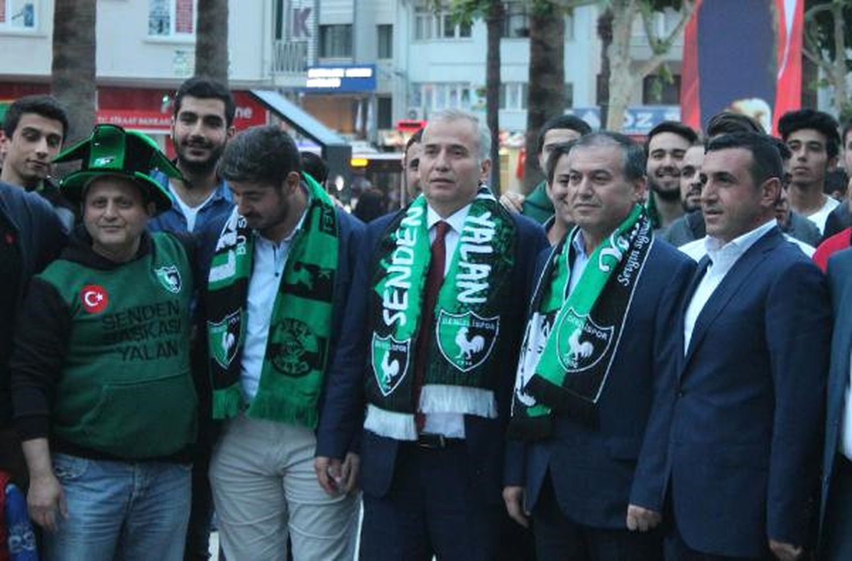 Denizlispor\'da 51\'inci Yıl Kutlamalarında Gerginlik