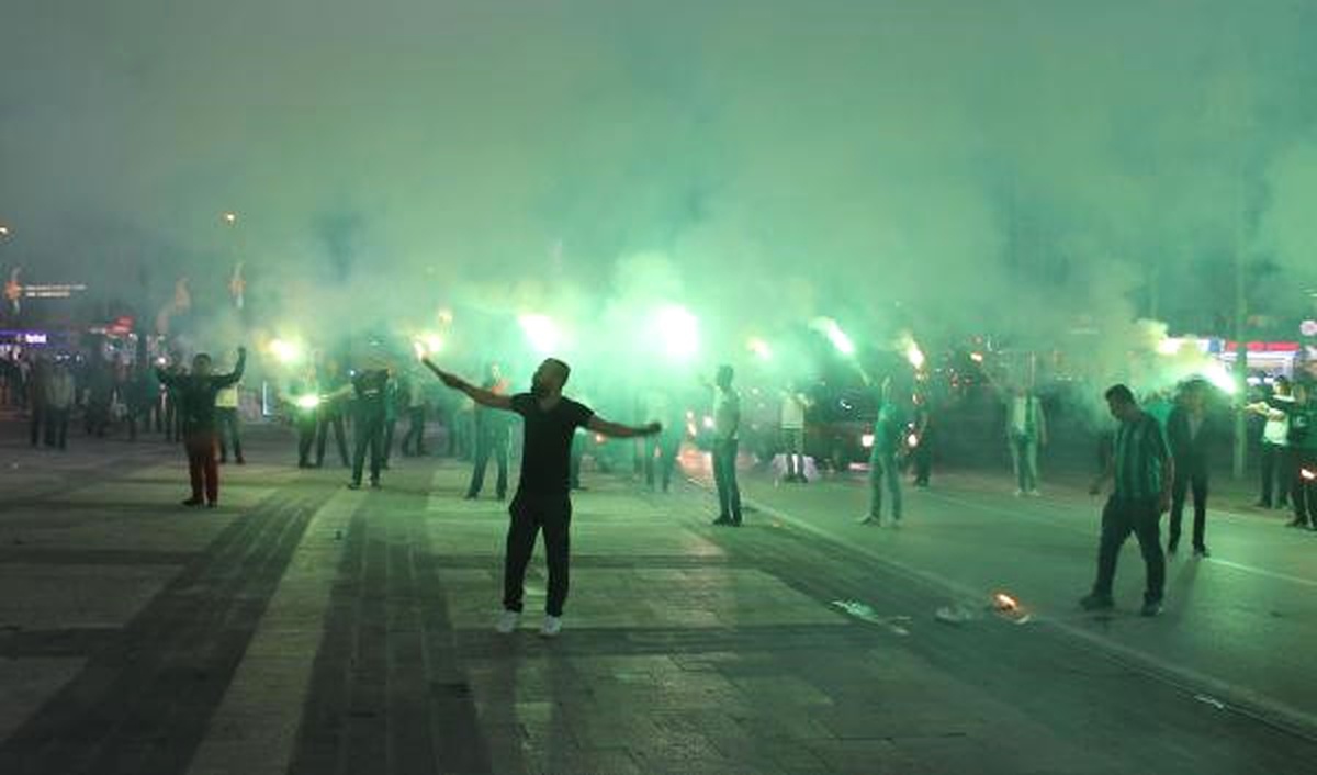 Denizlispor\'da 51\'inci Yıl Kutlamalarında Gerginlik