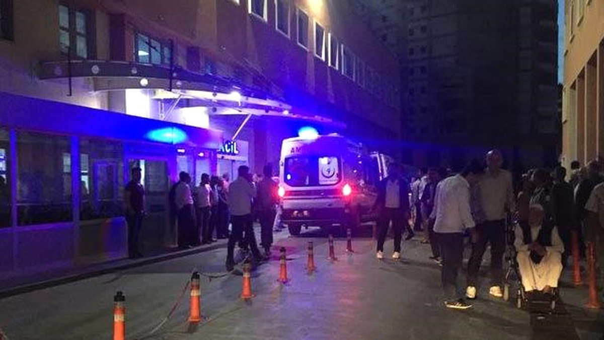 Dha Yurt - Batman\'da Karakola Malzeme Taşıyan Sivil Araca PKK Bombası: 1 Ölü, 1 Yaralı