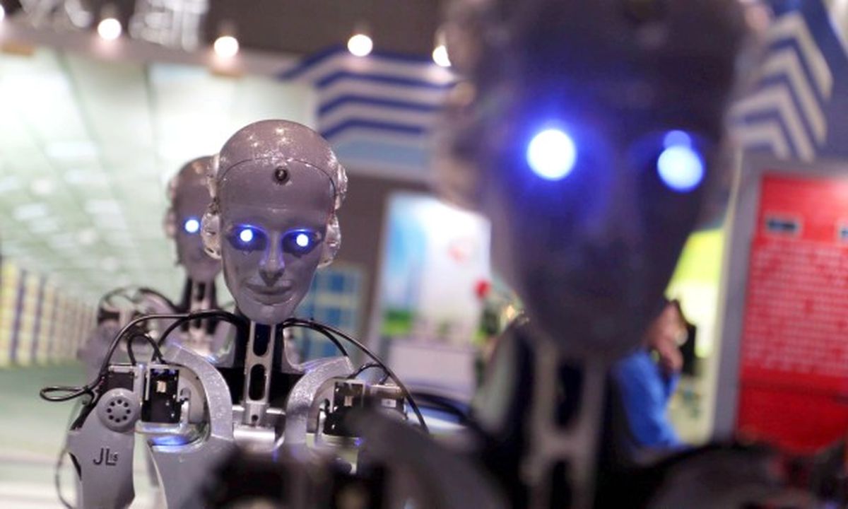 Dünyanın Tüm Robotları Birleşin!